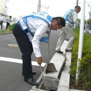 会社および西横浜駅周辺清掃活動（2017年6月）