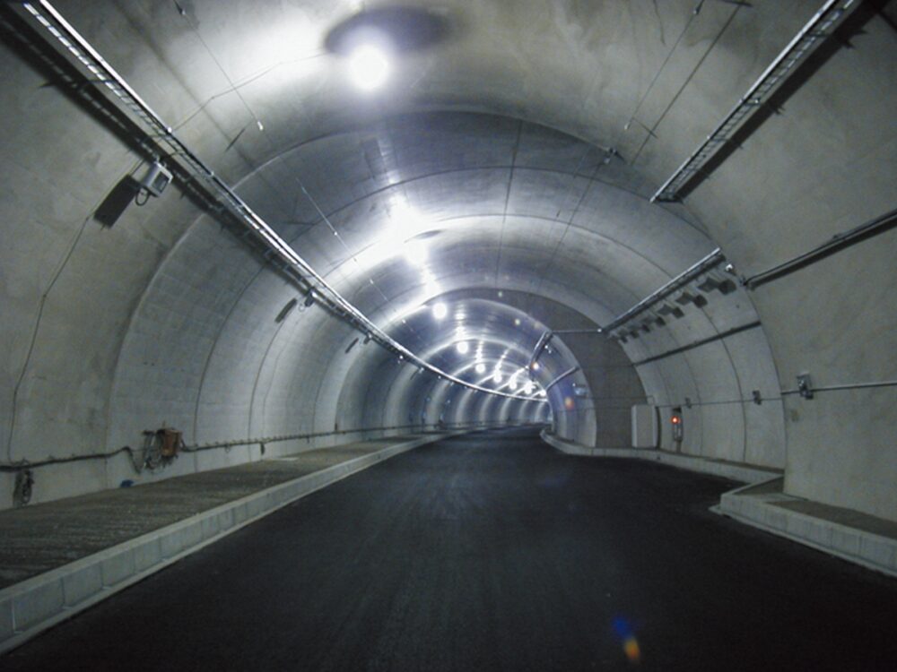 三浦半島中央道路　新沢トンネル新設工事