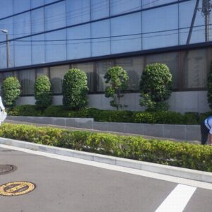 会社および西横浜駅周辺清掃活動（2017年10月）