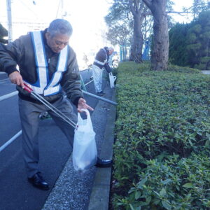 会社および西横浜駅周辺清掃活動（2018年2月）