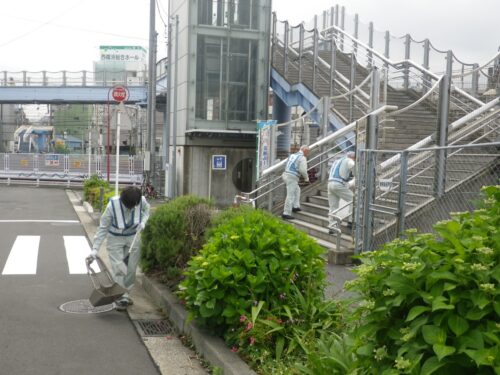 会社および西横浜駅周辺清掃活動（2018年5月）
