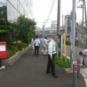 会社および西横浜駅周辺清掃活動（2018年6月）