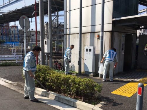 会社および西横浜駅周辺清掃活動(2018年7月)