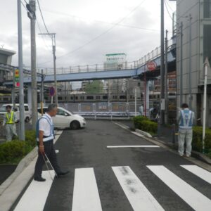 会社および西横浜駅周辺清掃活動(2018年8月)