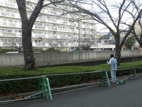 会社および西横浜駅周辺清掃活動(2018年12月)