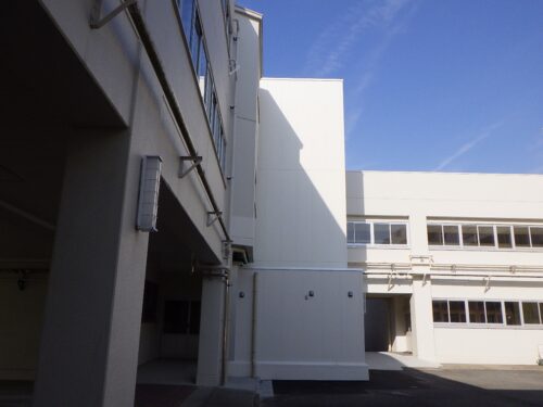 桂台中学校昇降機室増築その他工事（建築工事）