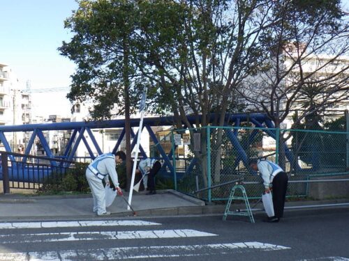 会社および西横浜駅周辺清掃活動(2019年3月)