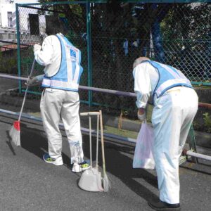 会社および西横浜駅周辺清掃活動(2019年7月)