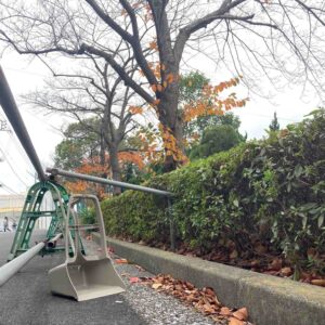 会社および西横浜駅周辺清掃活動(2020年12月)