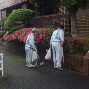 会社および西横浜駅周辺清掃活動(2021年5月)
