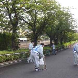 会社および西横浜駅周辺清掃活動(2021年8月）