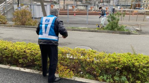 会社および西横浜駅周辺清掃活動(2021年12月)