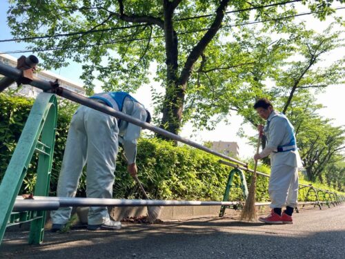 会社および西横浜駅周辺清掃活動(2022年5月)
